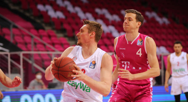 中国足球必 中国足球必